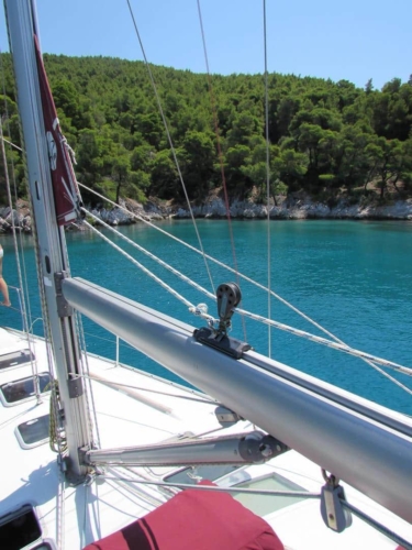 01-halkidiki-sailing-beneteau-393-external-01