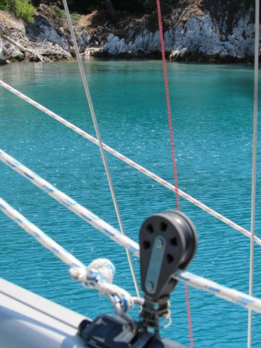 01-halkidiki-sailing-beneteau-393-external-02