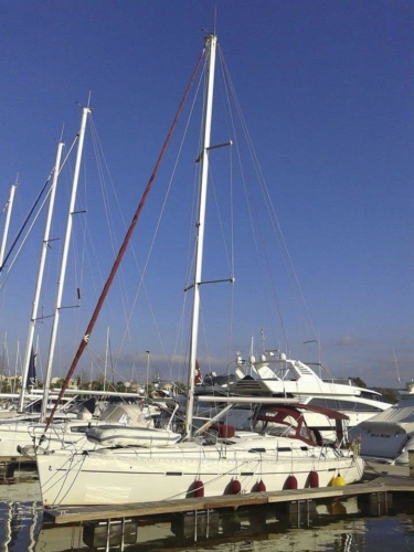 01-halkidiki-sailing-beneteau-393-external-16
