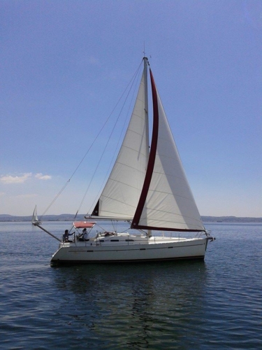01-halkidiki-sailing-beneteau-393-external-18