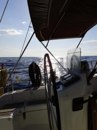 01-halkidiki-sailing-beneteau-393-external-20