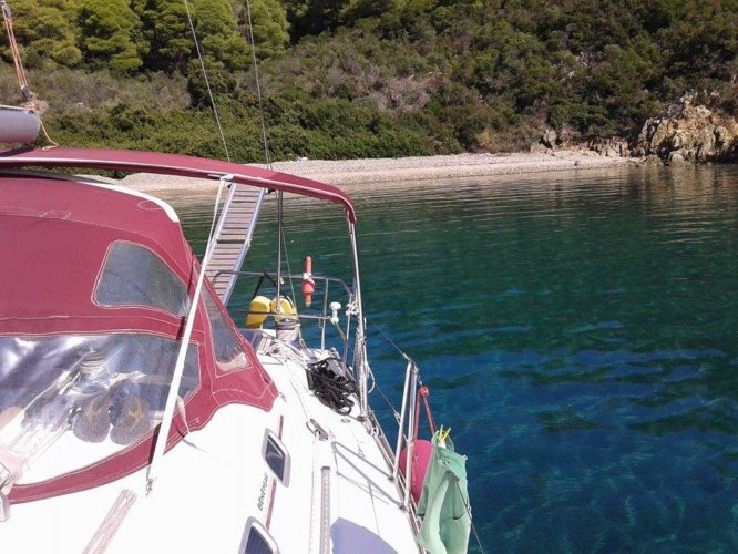 01-halkidiki-sailing-beneteau-393-external-21