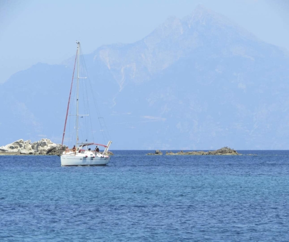 halkidiki-sailing-beneteau-clipper-393-00