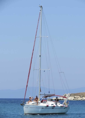 halkidiki-sailing-beneteau-clipper-393-01