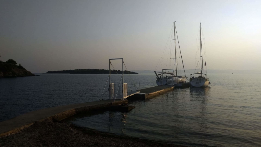 halkidiki-sailing-beneteau-clipper-393-09