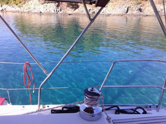 skiathos-sailing-beneteau-393-holidays-10